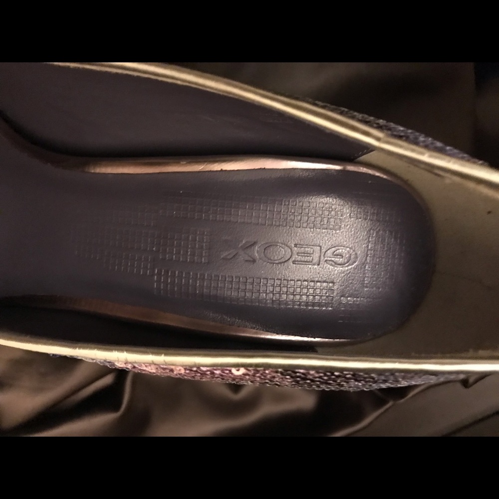 Shoes - Picture 4 of 8